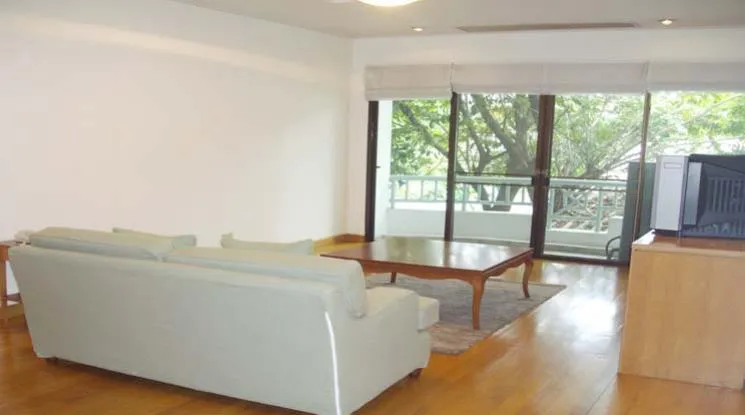 unit 3 Bedrooms  Apartment For Rent in Sukhumvit, Bangkok  near BTS Thong Lo (25057)