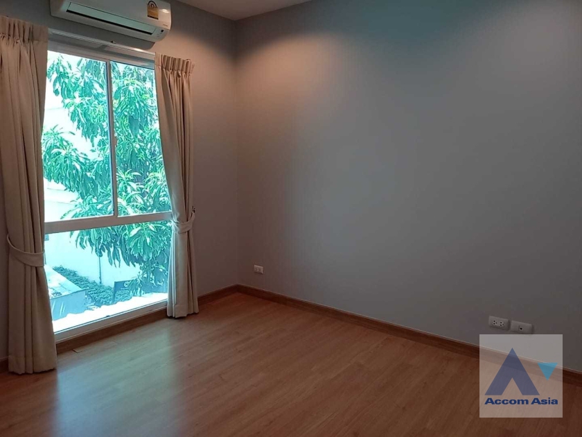 11  3 br Townhouse For Sale in Pattanakarn ,Bangkok ARL Hua Mak at House AA36362