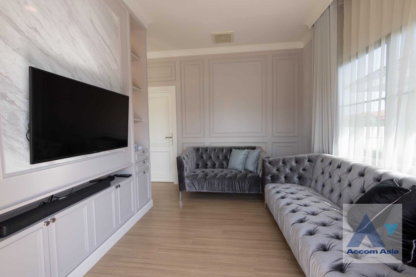 6  4 br House For Sale in Samutprakan ,Samutprakan  at House AA36367