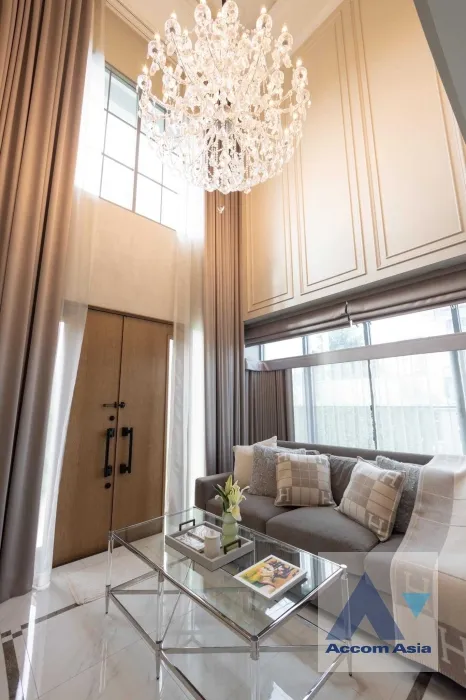 unit 4 Bedrooms  House For Sale in Samutprakan, Samutprakan  (AA36367)