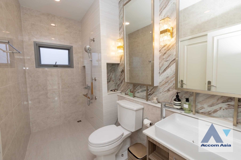 17  4 br House For Sale in Samutprakan ,Samutprakan  at House AA36367