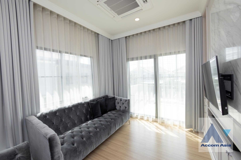 5  4 br House For Sale in Samutprakan ,Samutprakan  at House AA36367