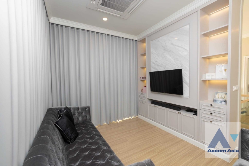 7  4 br House For Sale in Samutprakan ,Samutprakan  at House AA36367