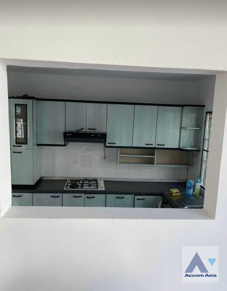  1  3 br House For Sale in Pattanakarn ,Bangkok ARL Ban Thap Chang AA36368