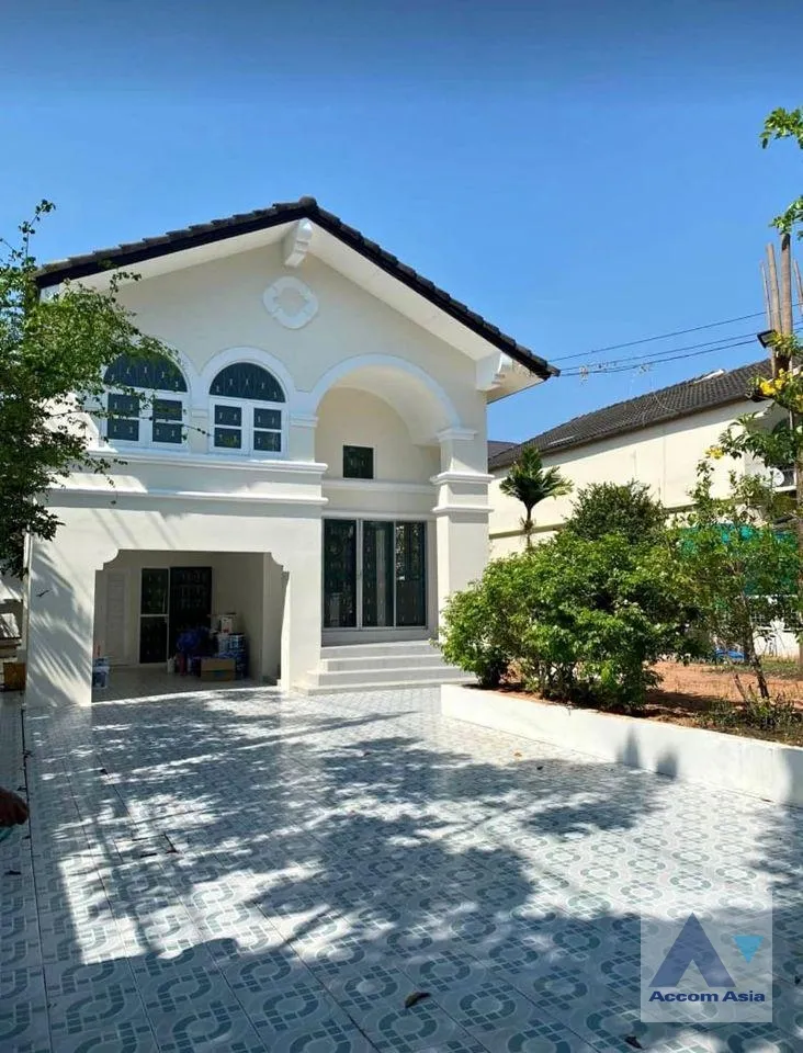 unit 3 Bedrooms  House For Sale in Pattanakarn, Bangkok  near ARL Ban Thap Chang (AA36368)