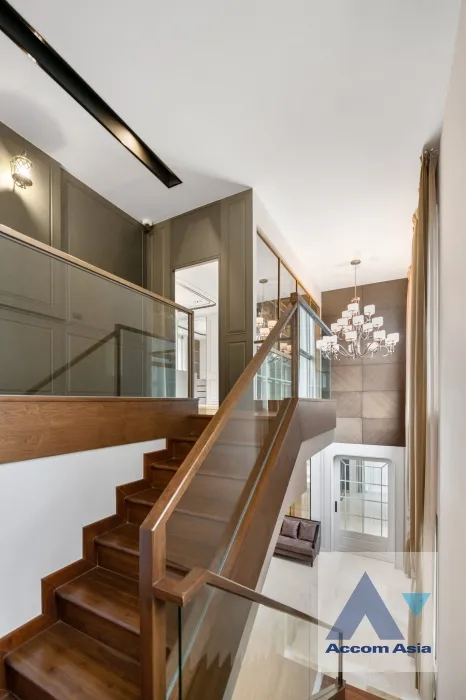 unit 4 Bedrooms  House For Sale in Latkrabang, Bangkok  near ARL Ban Thap Chang (AA36374)