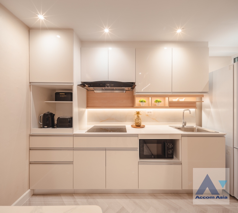 11  2 br Condominium for rent and sale in Sathorn ,Bangkok BRT Nararam 3 - BTS Chong Nonsi at Fortune Condo Town AA36382