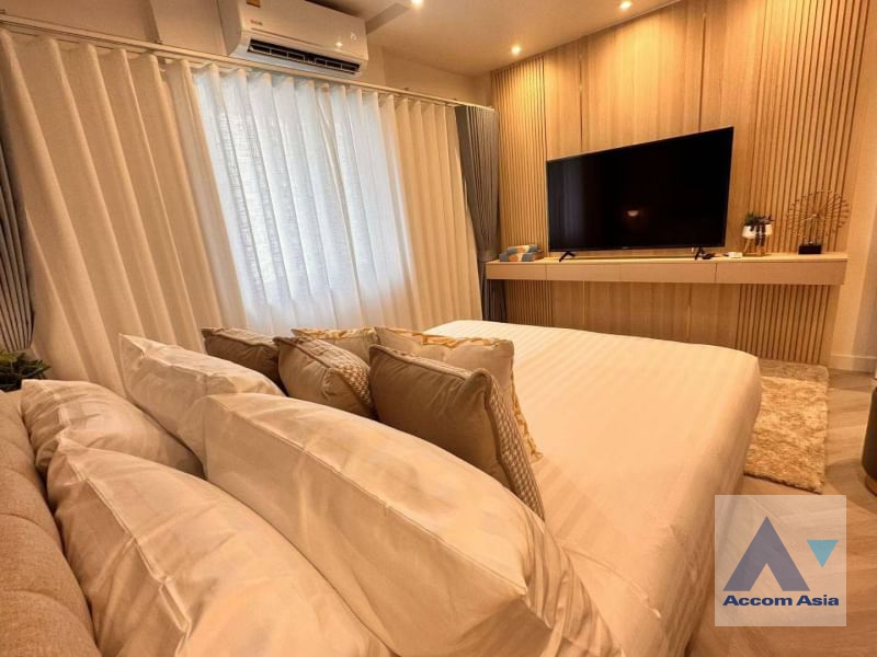4  3 br Condominium for rent and sale in Sathorn ,Bangkok BRT Nararam 3 - BTS Chong Nonsi at Fortune Condo Town AA36383