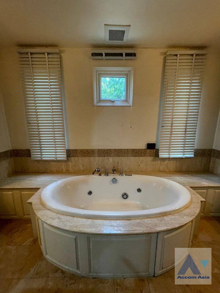 10  4 br House For Rent in Samutprakan ,Samutprakan  at Southern California AA36389