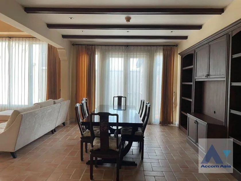 unit 4 Bedrooms  House For Rent in Samutprakan, Samutprakan  (AA36389)
