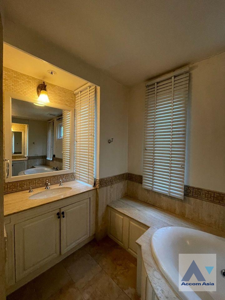 12  4 br House For Rent in Samutprakan ,Samutprakan  at Southern California AA36389