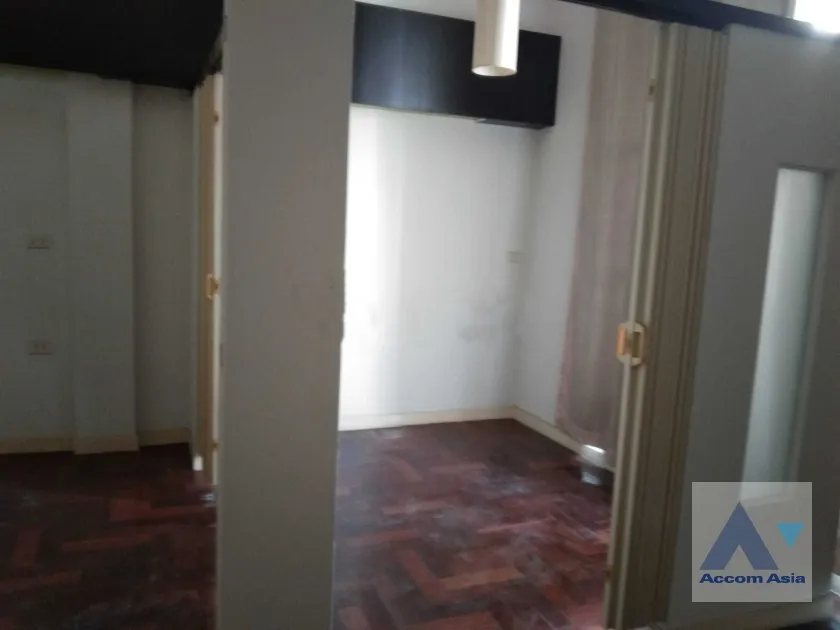 12  3 br House For Sale in Pattanakarn ,Bangkok ARL Hua Mak at House AA36391