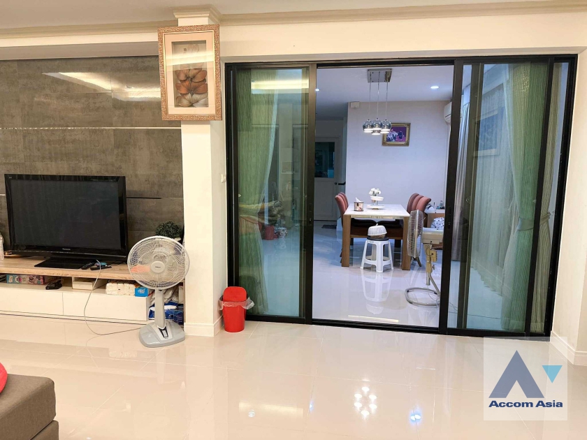  1  3 br House For Sale in Pattanakarn ,Bangkok BTS Udomsuk at House AA36394