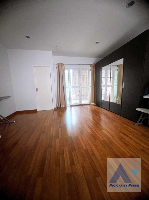  2  3 br House For Sale in Pattanakarn ,Bangkok ARL Hua Mak at House AA36395