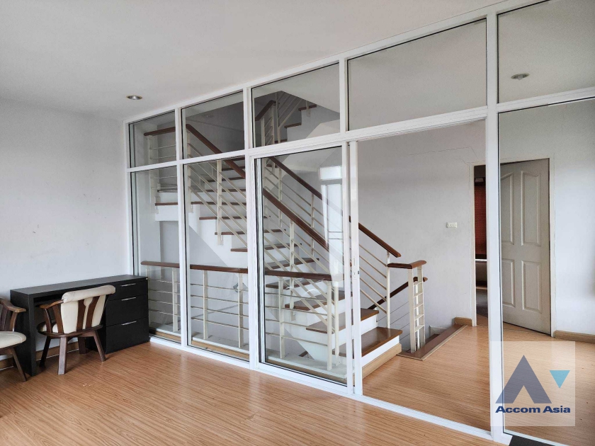 5  3 br House For Sale in Pattanakarn ,Bangkok  at House AA36397