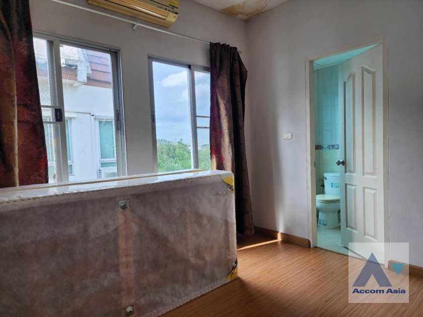 4  3 br House For Sale in Pattanakarn ,Bangkok  at House AA36397