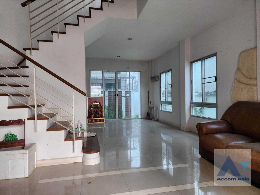  1  3 br House For Sale in Pattanakarn ,Bangkok  at House AA36397