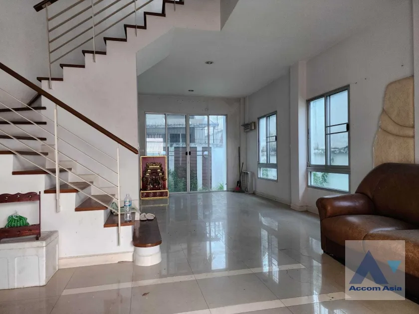 unit 3 Bedrooms  House For Sale in Pattanakarn, Bangkok  (AA36397)