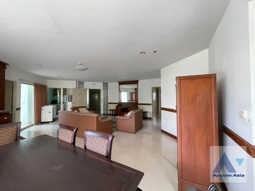 unit 3 Bedrooms  Apartment For Rent in Sukhumvit, Bangkok  near BTS Asok - MRT Sukhumvit (AA36405)