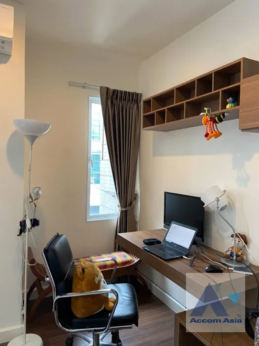 8  3 br Townhouse For Rent in Pattanakarn ,Bangkok BTS On Nut at Town Avenue Srinagarin AA36418