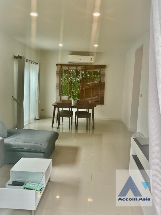  1  3 br House For Sale in Samutprakan ,Samutprakan  at House AA36426