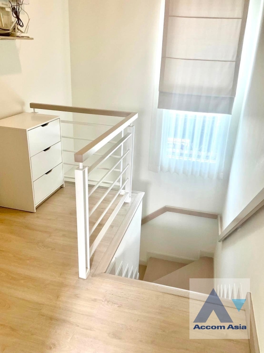 4  3 br House For Sale in Samutprakan ,Samutprakan  at House AA36426