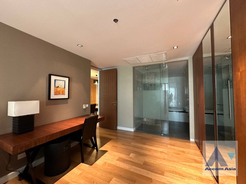 10  2 br Condominium for rent and sale in Silom ,Bangkok MRT Silom - BTS Sala Daeng at The Legend Saladaeng AA36440