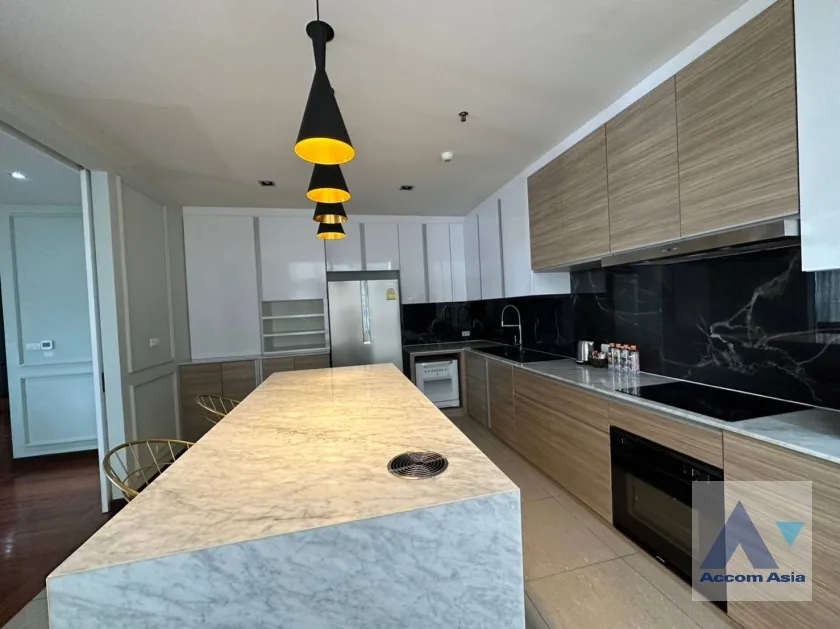 6  3 br Apartment For Rent in Silom ,Bangkok BTS Sala Daeng - MRT Silom at Suite For Family AA36441
