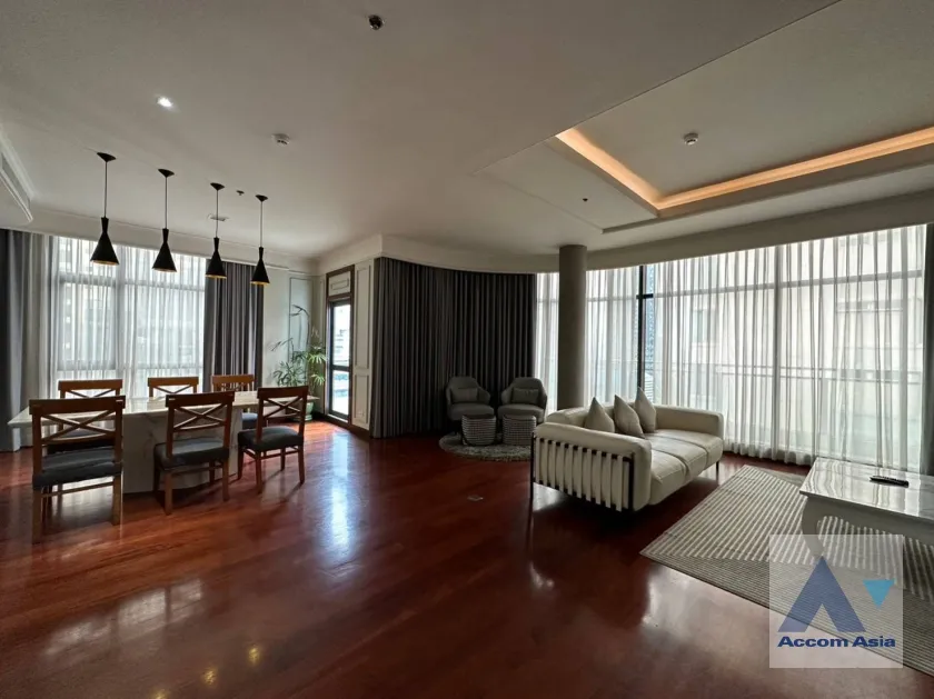 unit 3 Bedrooms  Apartment For Rent in Silom, Bangkok  near BTS Sala Daeng - MRT Silom (AA36441)