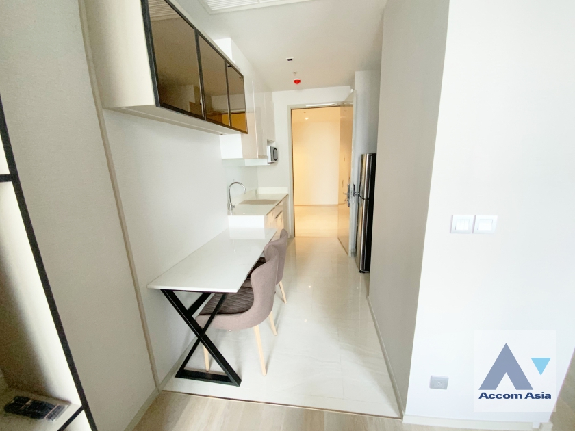 4  1 br Condominium For Sale in Silom ,Bangkok BTS Chong Nonsi at Ashton Silom AA36453
