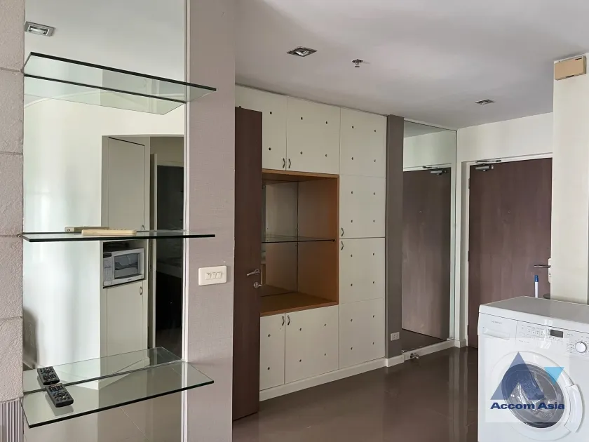  1  1 br Condominium For Sale in Silom ,Bangkok BTS Chong Nonsi at Silom Suite AA36455