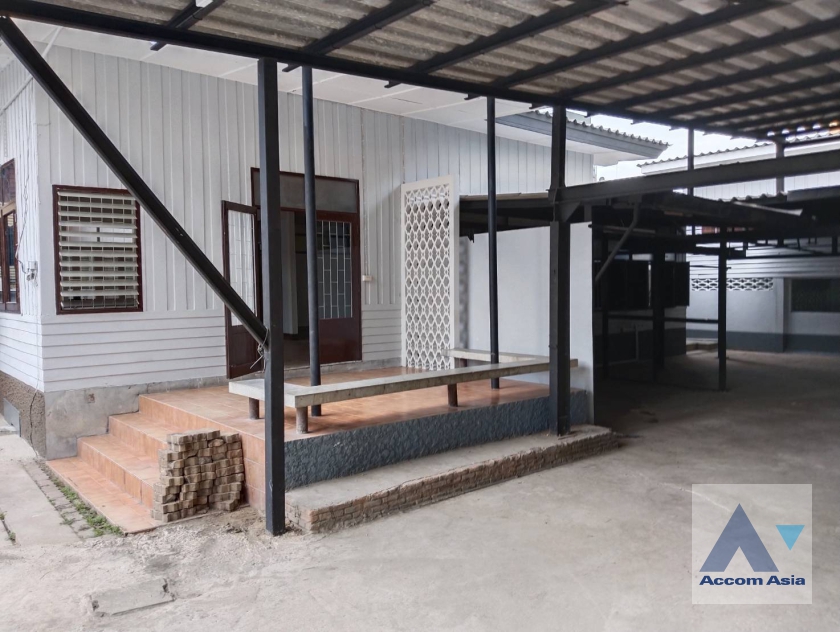 6  House for rent and sale in Sukhumvit ,Bangkok BTS Ekkamai AA36473