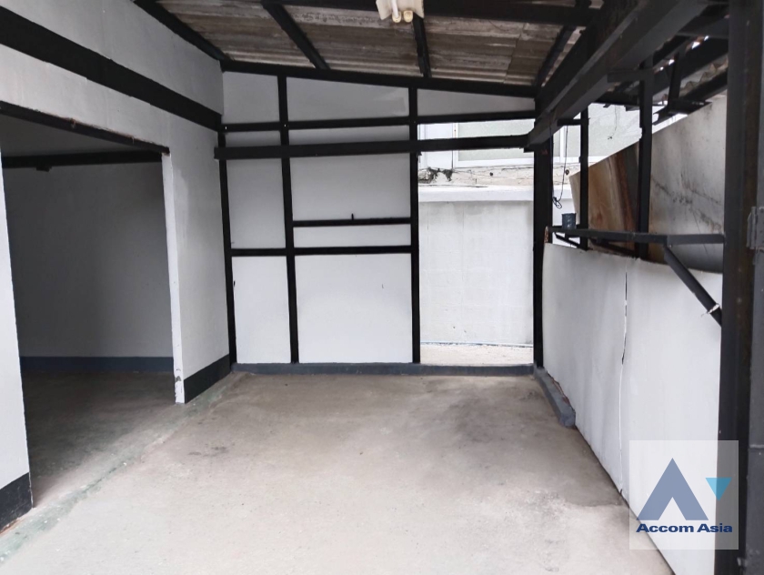 17  House for rent and sale in Sukhumvit ,Bangkok BTS Ekkamai AA36473