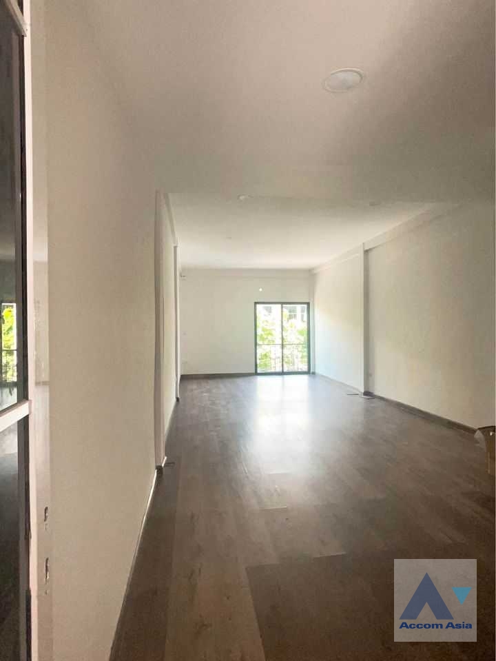  2  Building For Rent in Sathorn ,Bangkok BTS Saint Louis AA36496