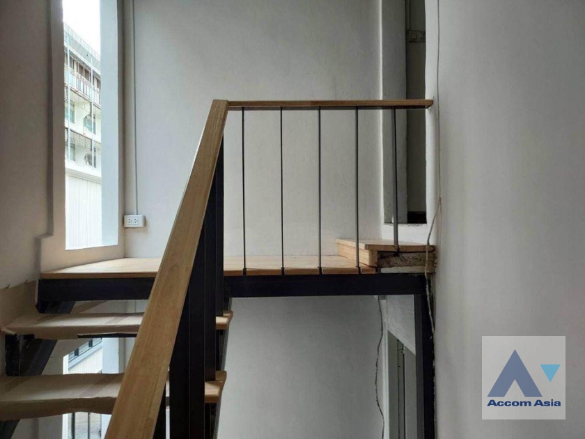  1  Building For Rent in Sathorn ,Bangkok BTS Saint Louis AA36496