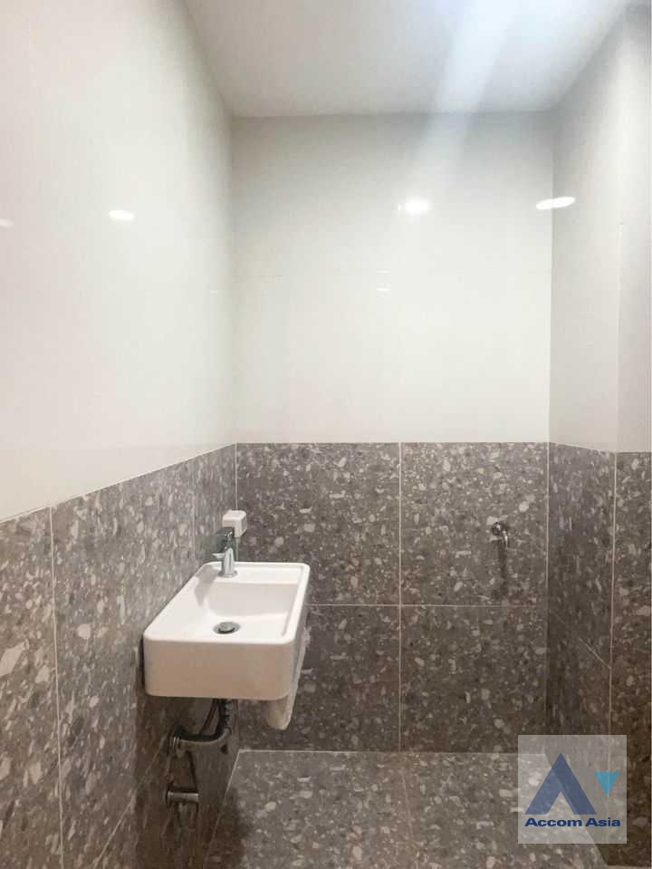 7  Building For Rent in Sathorn ,Bangkok BTS Saint Louis AA36496