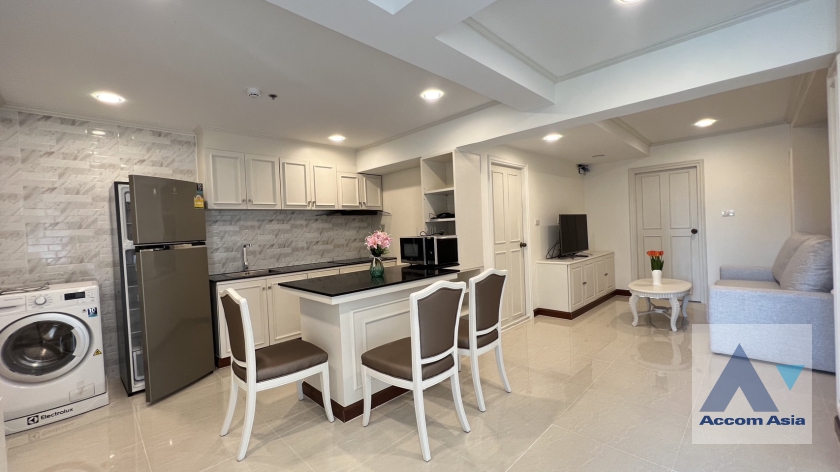  2  1 br Apartment For Rent in Sukhumvit ,Bangkok BTS Phrom Phong at Low-rise apartment, Walk 400m to BTS AA36511