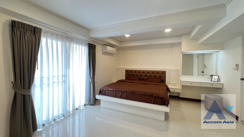 4  1 br Apartment For Rent in Sukhumvit ,Bangkok BTS Phrom Phong at Low-rise apartment, Walk 400m to BTS AA36511