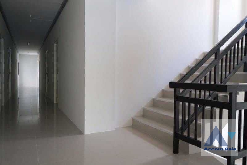 11  Building For Sale in Phaholyothin ,Bangkok MRT Sutthisan AA36516