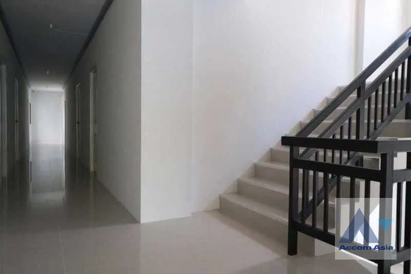 11  Building For Sale in Phaholyothin ,Bangkok MRT Sutthisan AA36516