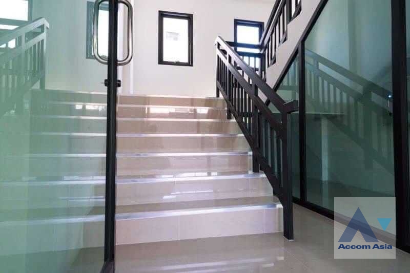 10  Building For Sale in Phaholyothin ,Bangkok MRT Sutthisan AA36516