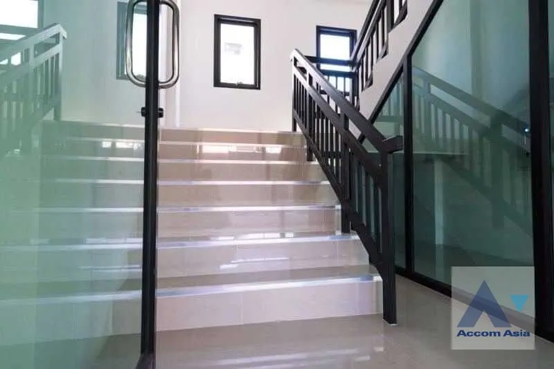 10  Building For Sale in Phaholyothin ,Bangkok MRT Sutthisan AA36516