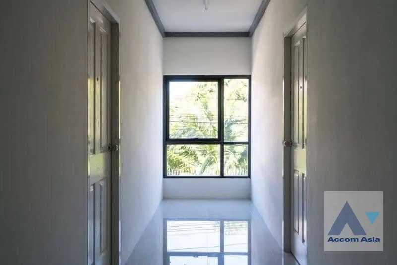 8  Building For Sale in Phaholyothin ,Bangkok MRT Sutthisan AA36516