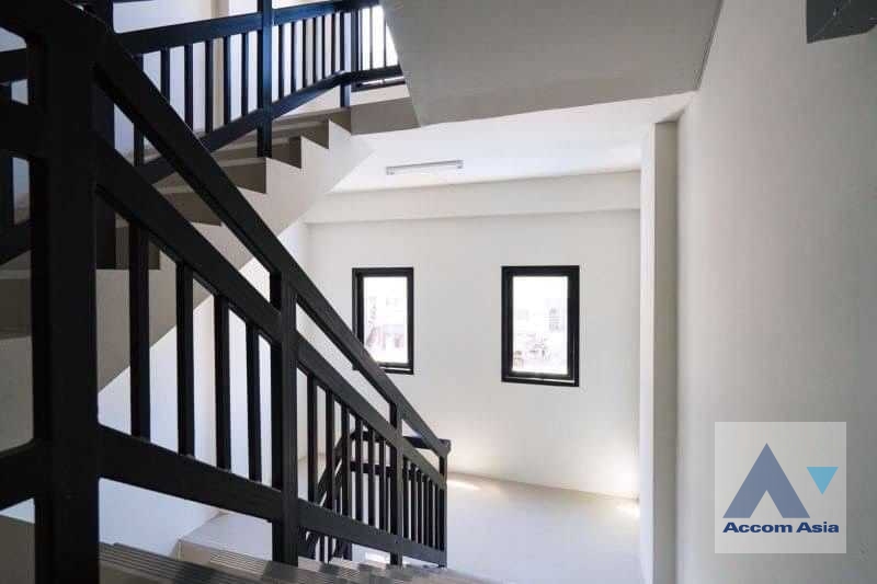 12  Building For Sale in Phaholyothin ,Bangkok MRT Sutthisan AA36516