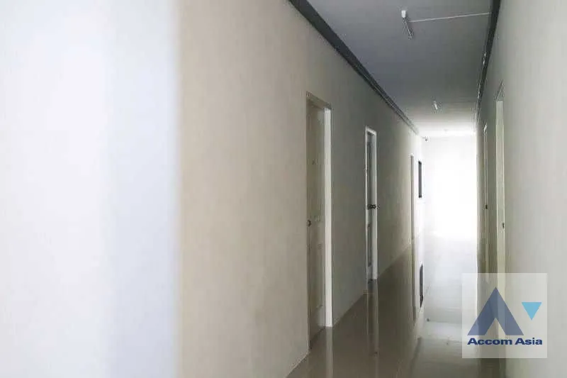 9  Building For Sale in Phaholyothin ,Bangkok MRT Sutthisan AA36516