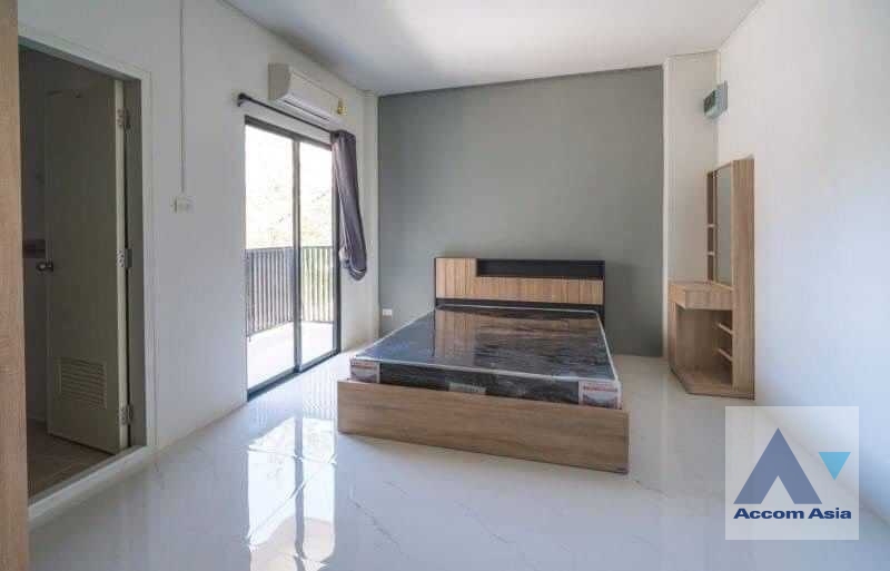 4  Building For Sale in Phaholyothin ,Bangkok MRT Sutthisan AA36516