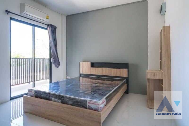 5  Building For Sale in Phaholyothin ,Bangkok MRT Sutthisan AA36516