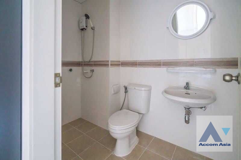 7  Building For Sale in Phaholyothin ,Bangkok MRT Sutthisan AA36516