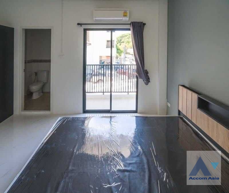 6  Building For Sale in Phaholyothin ,Bangkok MRT Sutthisan AA36516