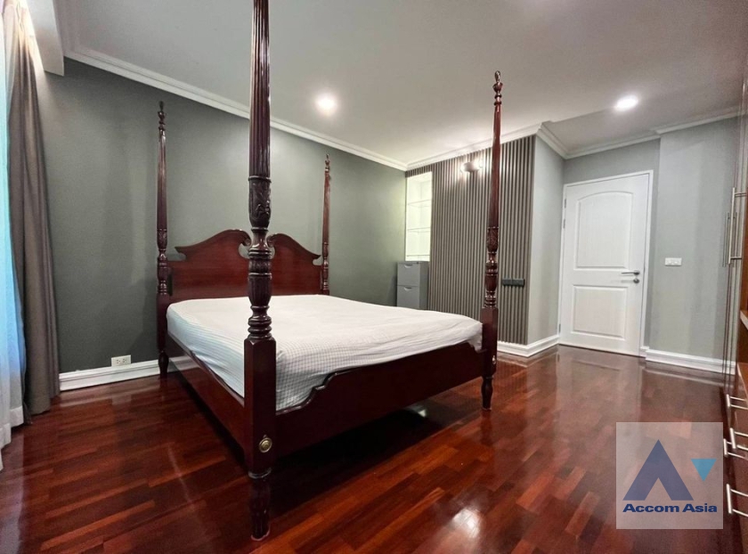 8  2 br Condominium For Rent in Sathorn ,Bangkok MRT Khlong Toei at Yen Akard Garden AA36528